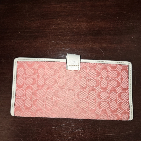 Coach Signature Series Pink Wallet - Picture 2 of 3